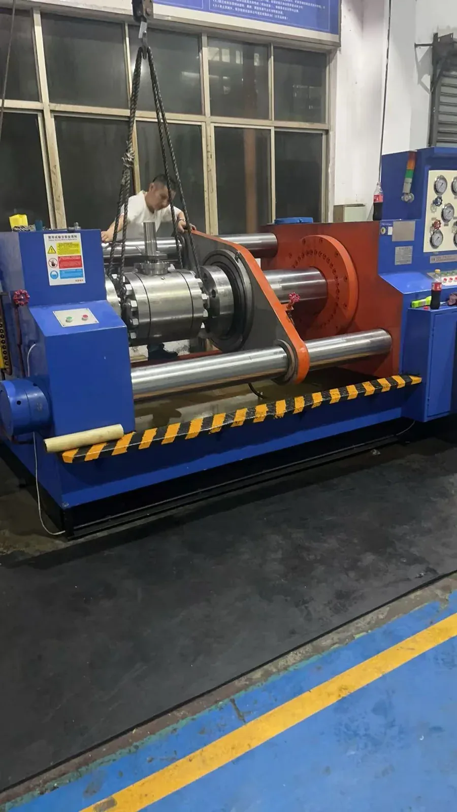 Industrial valve pressure testing leakage testing and final quality inspection