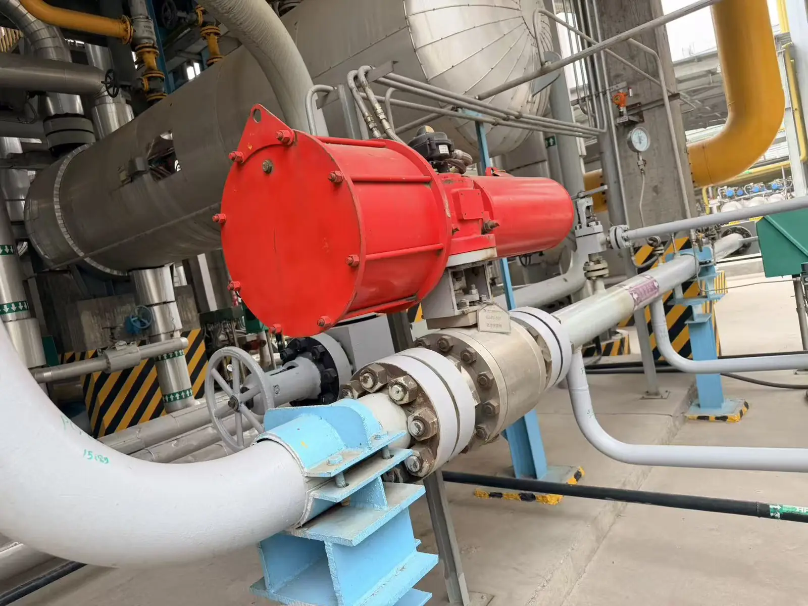 red pneumatic actuated ball valve field application