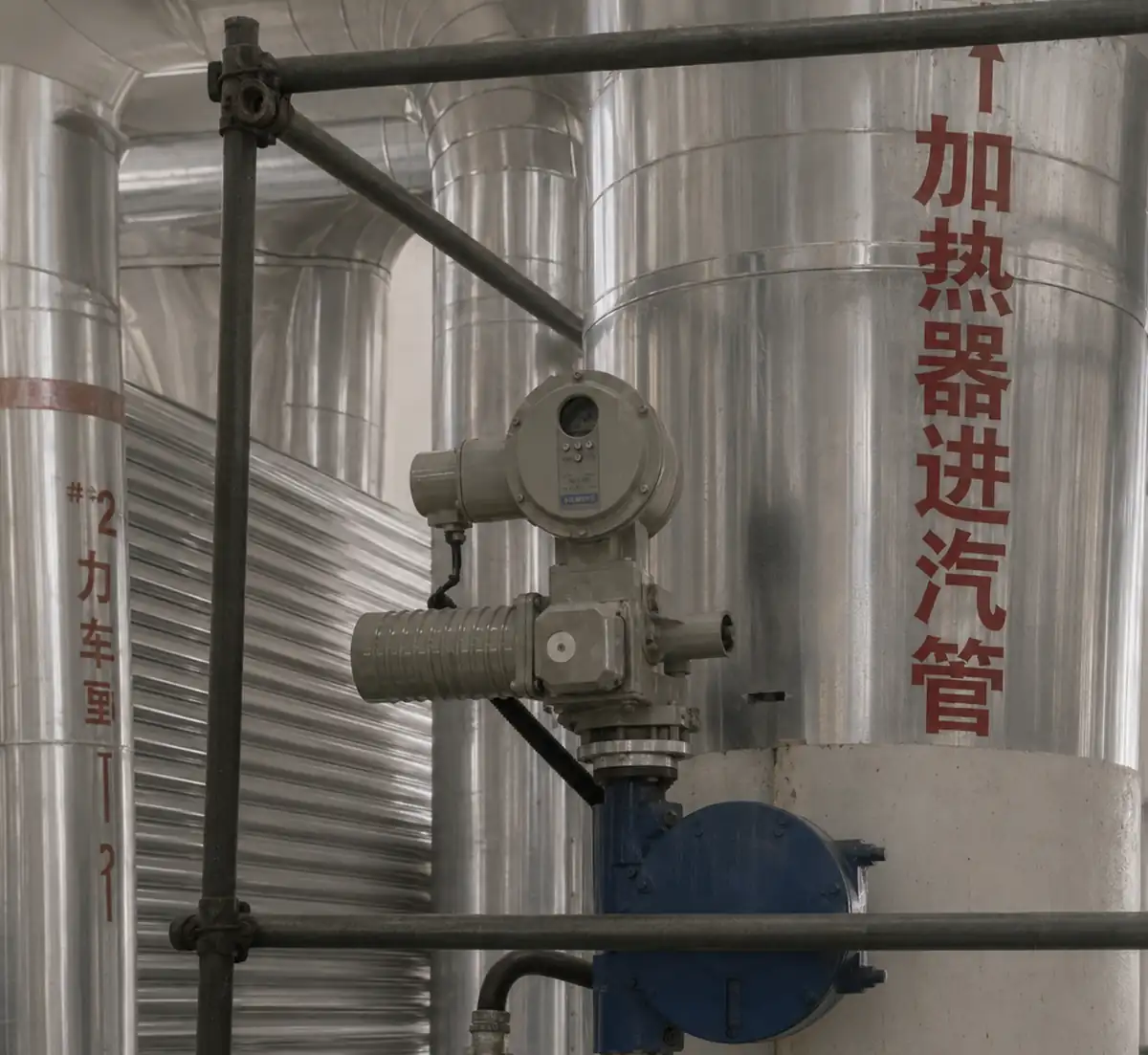 Extended-bonnet cryogenic control valves in the MacoTango workshop